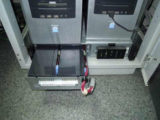 APC Smart-UPS 1000VA RM 2U 230V - замена АКБ